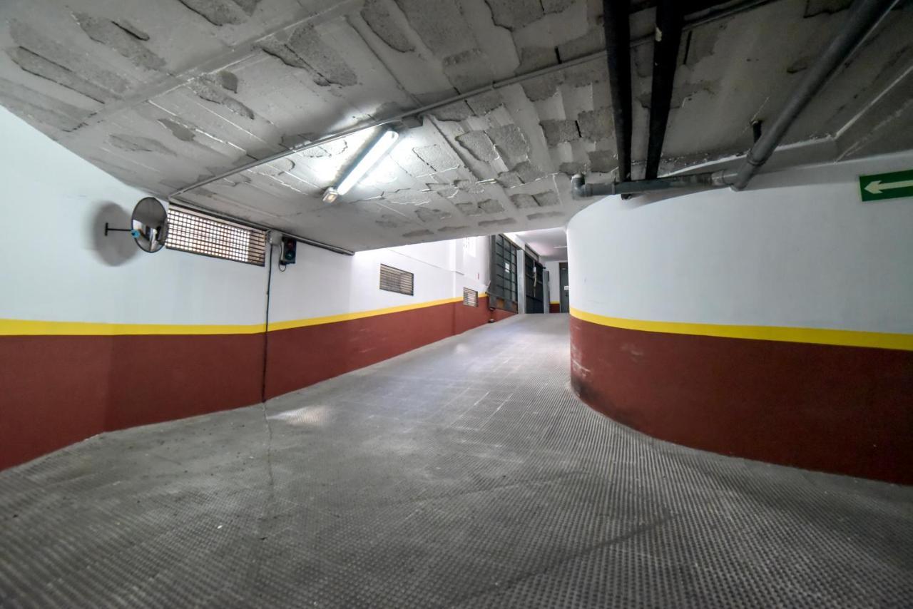 Peace, Pool & Parking At Centre Sevilha Exterior foto